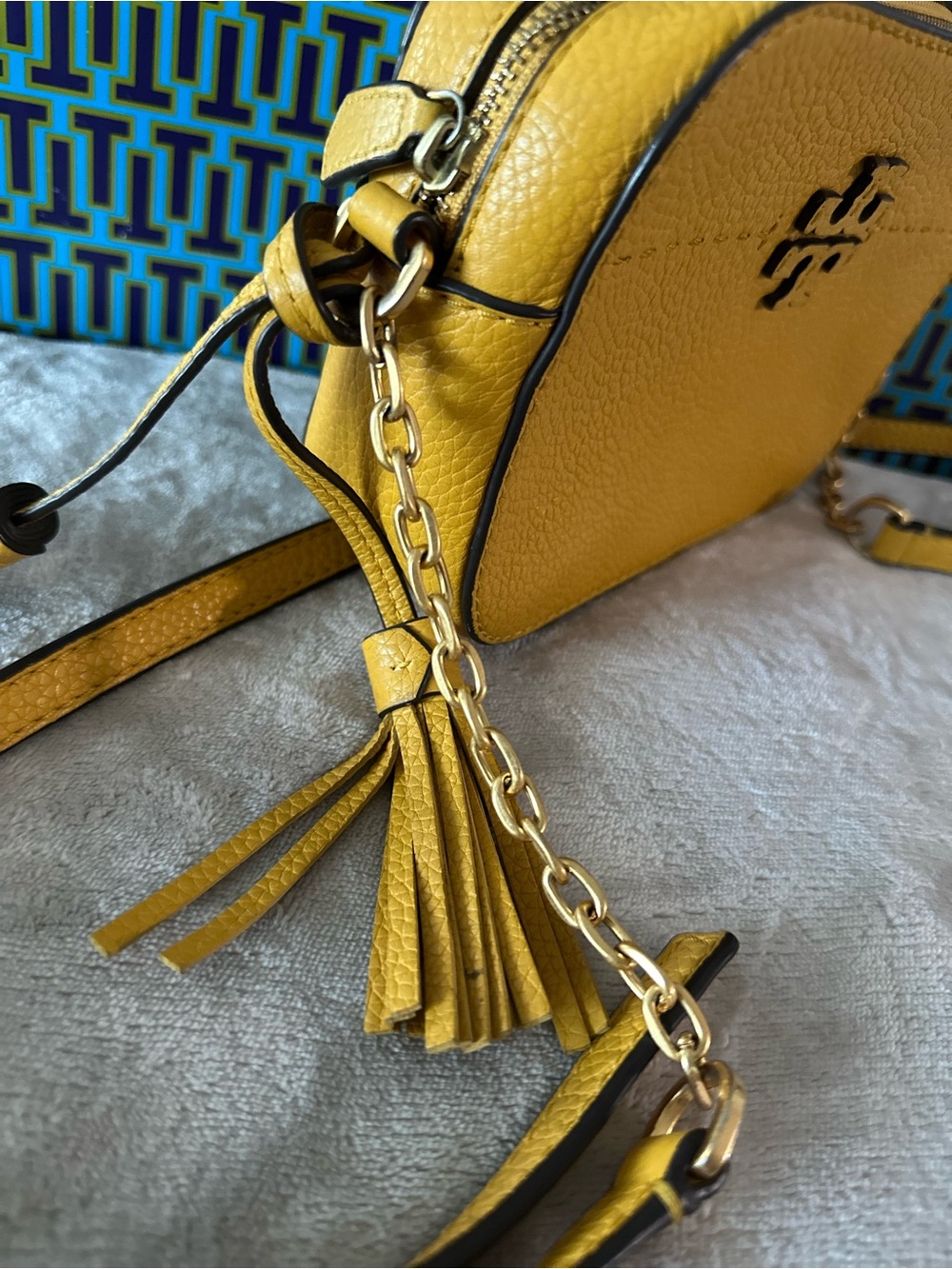 Tory Burch Bright Yellow Pebbled Leather Camera Crossbody - Picture 5 of 8